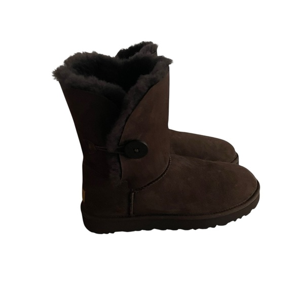 NWT UGG Brown Shearling Boots Size 10 - Picture 3 of 8